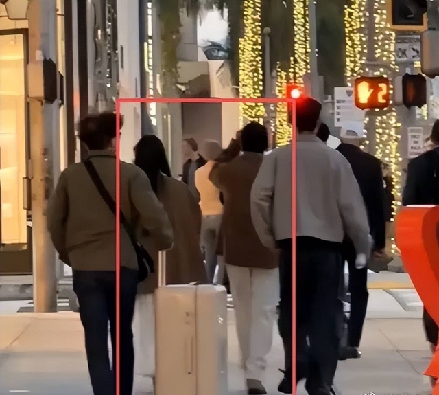 Đầu năm “căng đét”: Nam ca sĩ J. bị thoát fan, FC yêu cầu xin lỗi công khai- Ảnh 4.