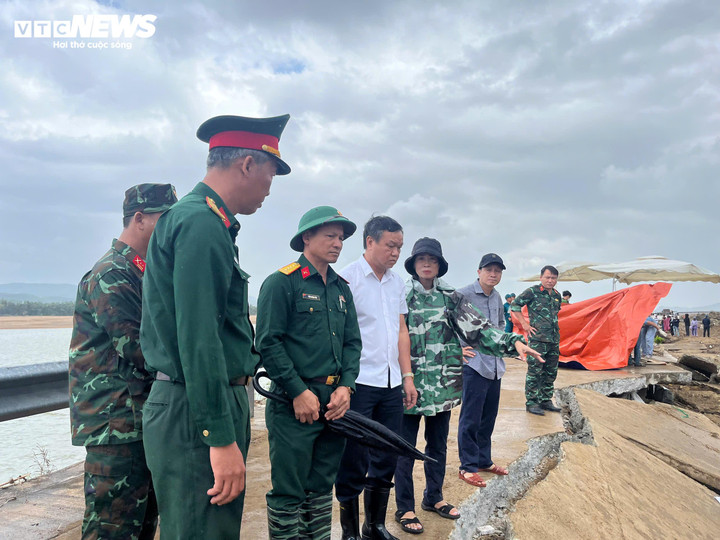 Tang thương vùng quê nghèo sau vụ sập bờ kè cướp đi sinh mạng 2 cặp vợ chồng- Ảnh 4.