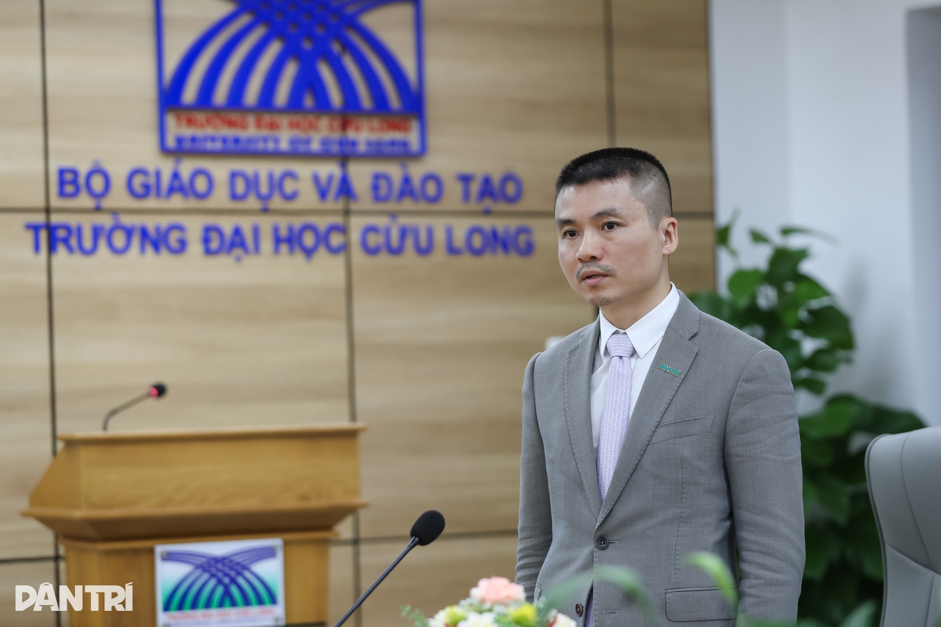 Toàn cảnh buổi ký kết hợp tác giữa báo Dân trí và Trường Đại học Cửu Long - 6