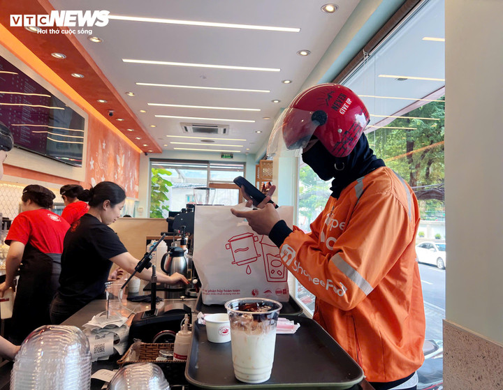 Làm việc xuyên Tết Dương lịch để có thêm thu nhập, bớt lo chi tiêu- Ảnh 3.