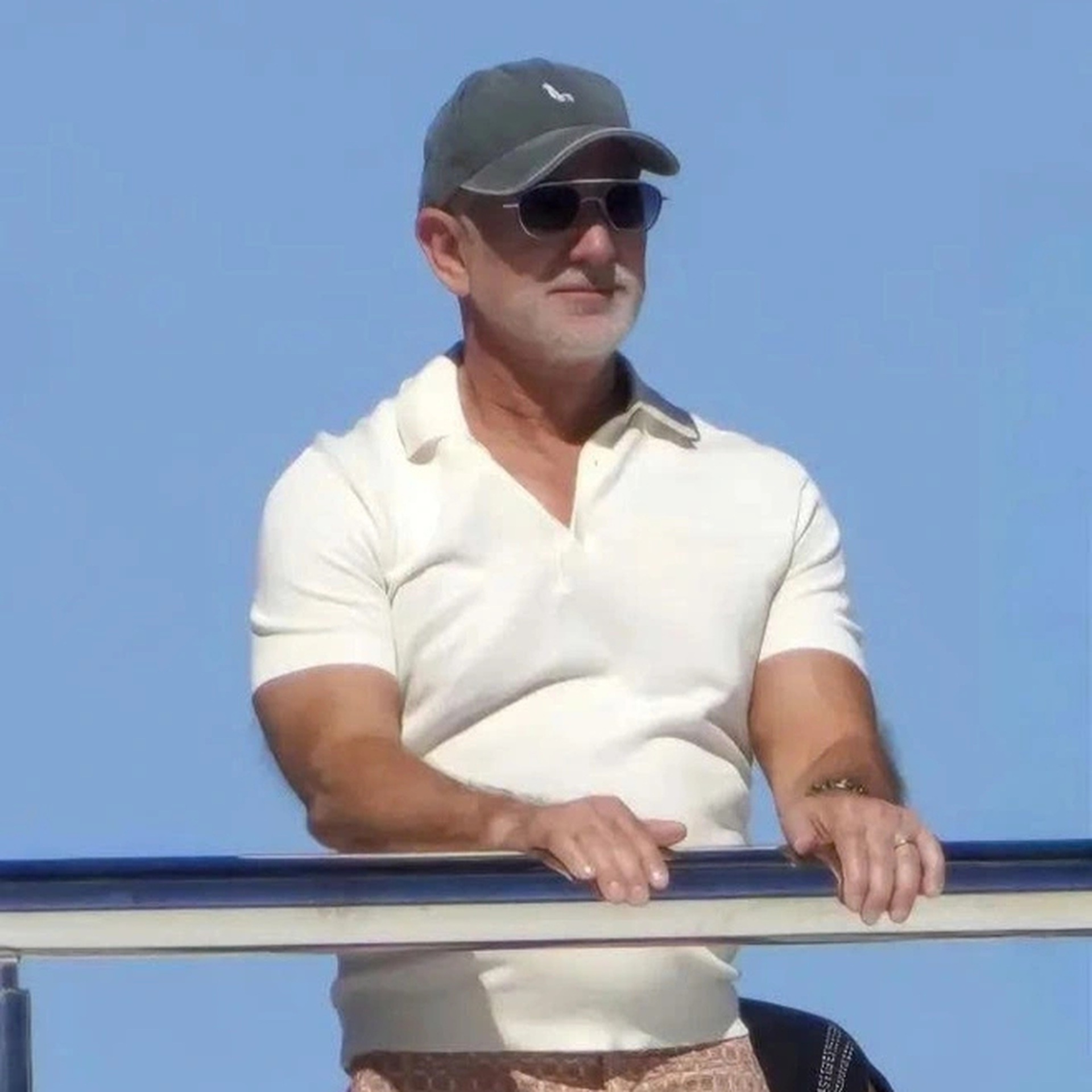 Tỷ phú Jeff Bezos, Leonardo DiCaprio đón năm mới ở điểm nghỉ dưỡng đắt giá - 7