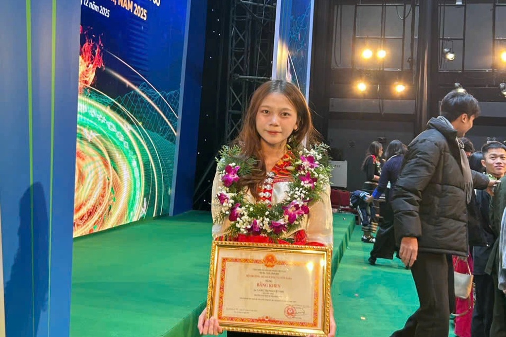 Hành trình từ dốc đèo Mường Cạt đến á khoa toàn quốc của nữ sinh người Thái - 2