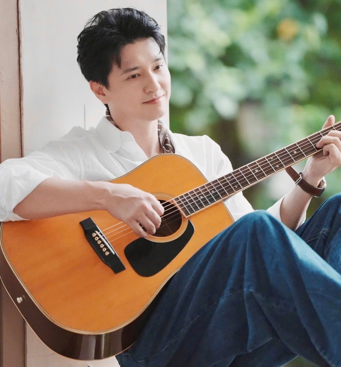 Huỳnh Anh bất ngờ đăng đàn 