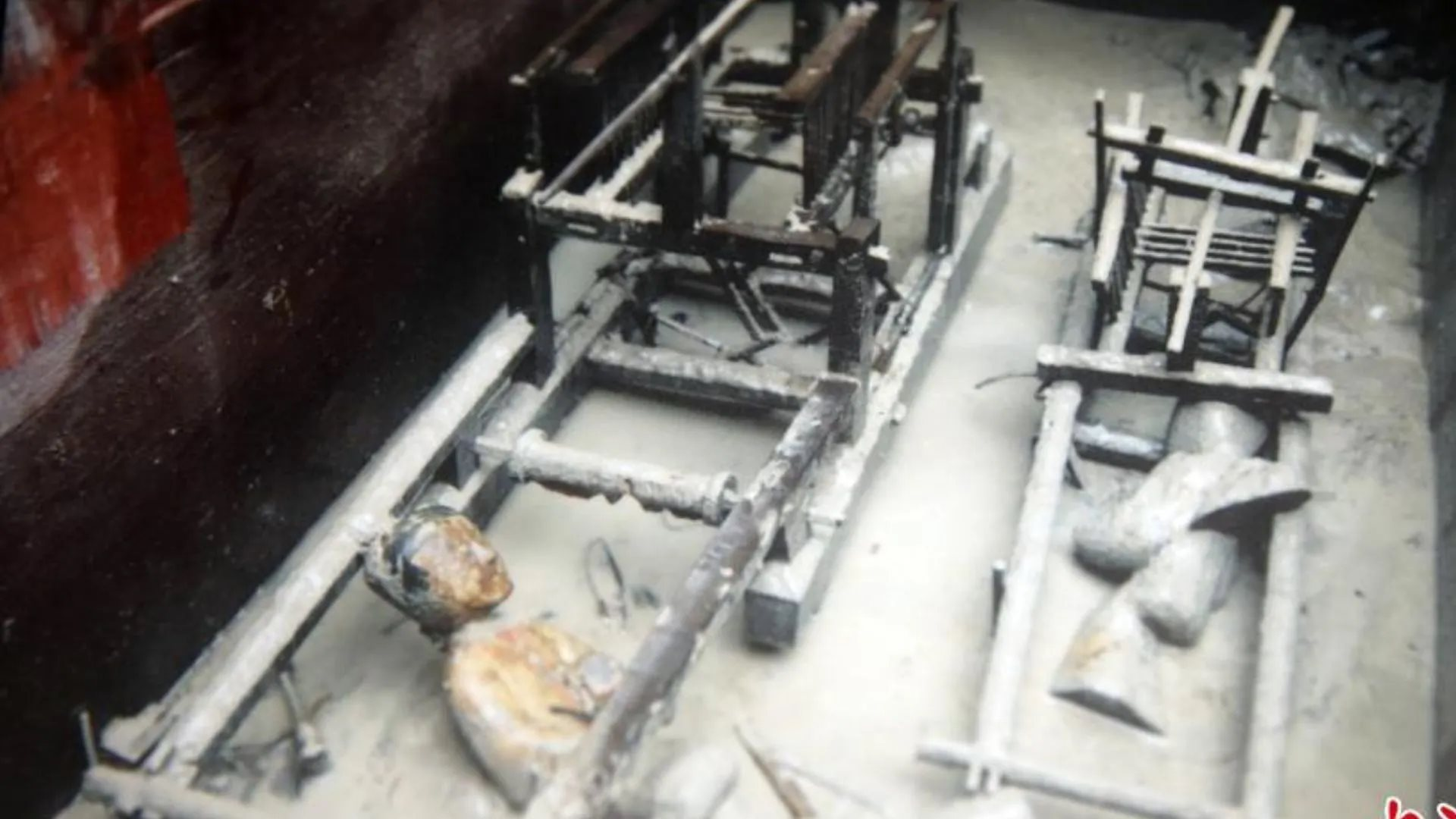 Quật mộ tìm thấy cỗ máy bí ẩn 2.000 năm tuổi, giới khoa học Trung Quốc thốt lên: 