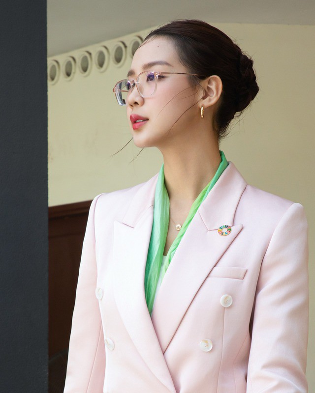 Sinh năm 2001, Bảo Ngọc từng đoạt Á hậu 1 Miss World Vietnam 2022 và đăng quang Miss Intercontinental 2022 tại Ai Cập khi đang là sinh viên năm ba ngành Quản trị kinh doanh, chương trình liên kết quốc tế.