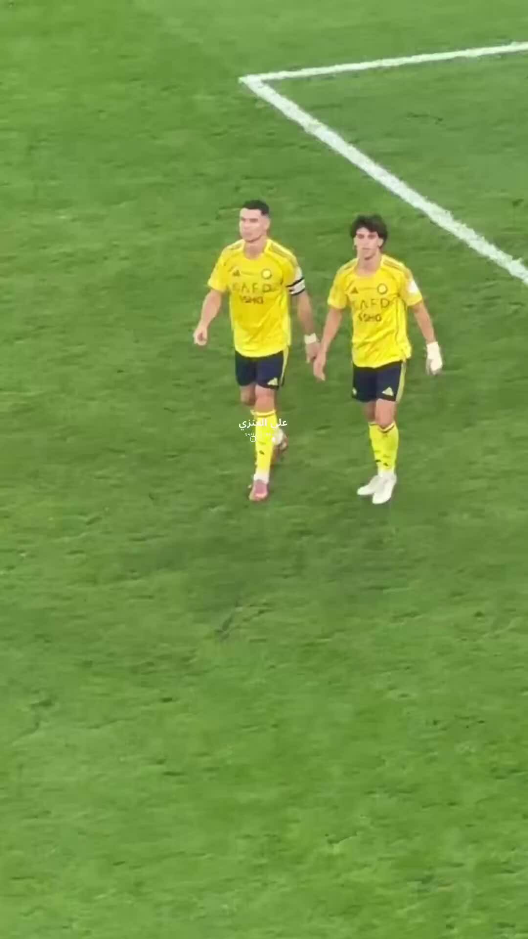 Đối thủ khiêu khích Ronaldo