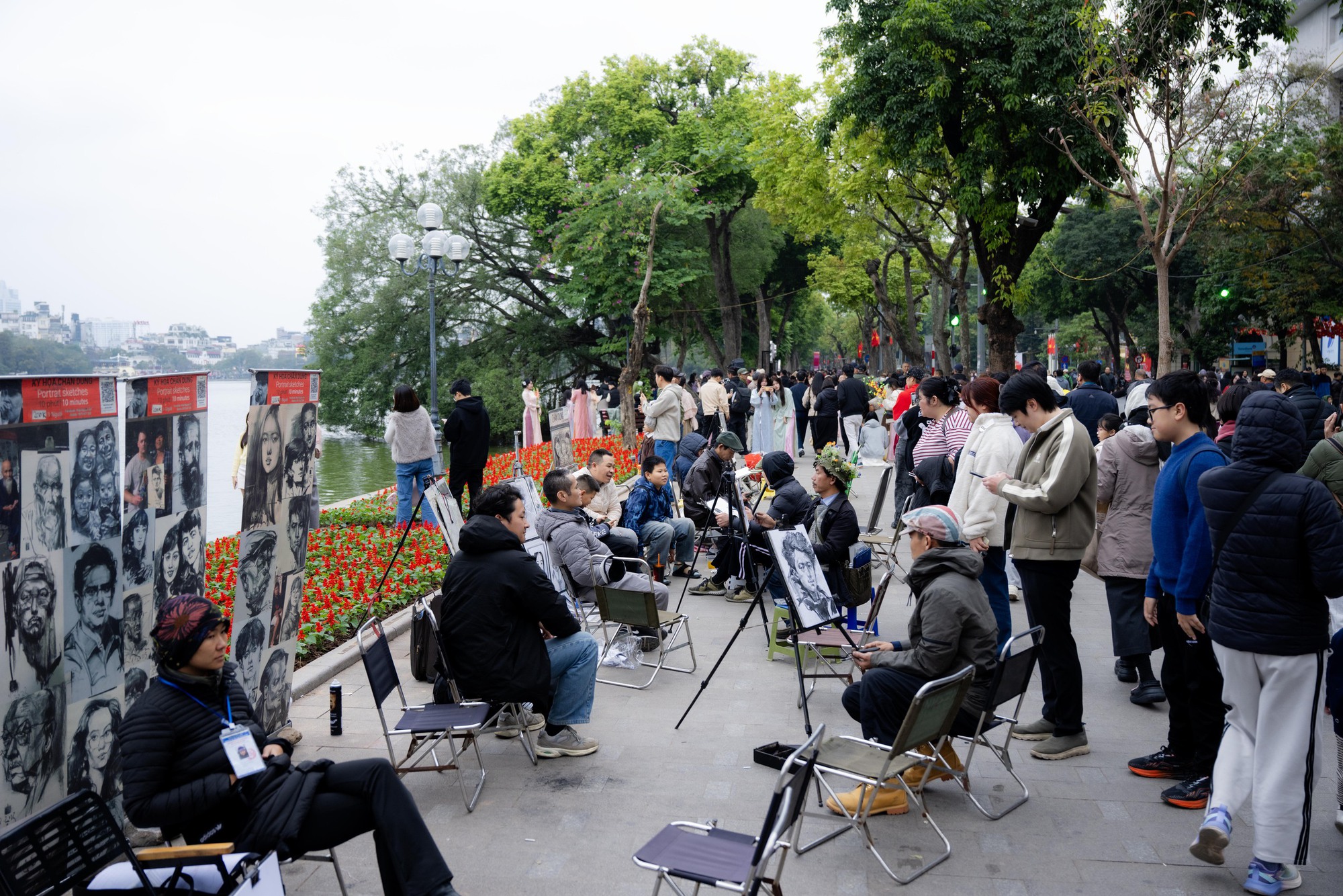 Một dịch vụ ở Hồ Gươm hốt bạc dịp Tết dương lịch, ung dung Một dịch vụ ở Hồ Gươm hốt bạc dịp Tết dương lịch, ung dung