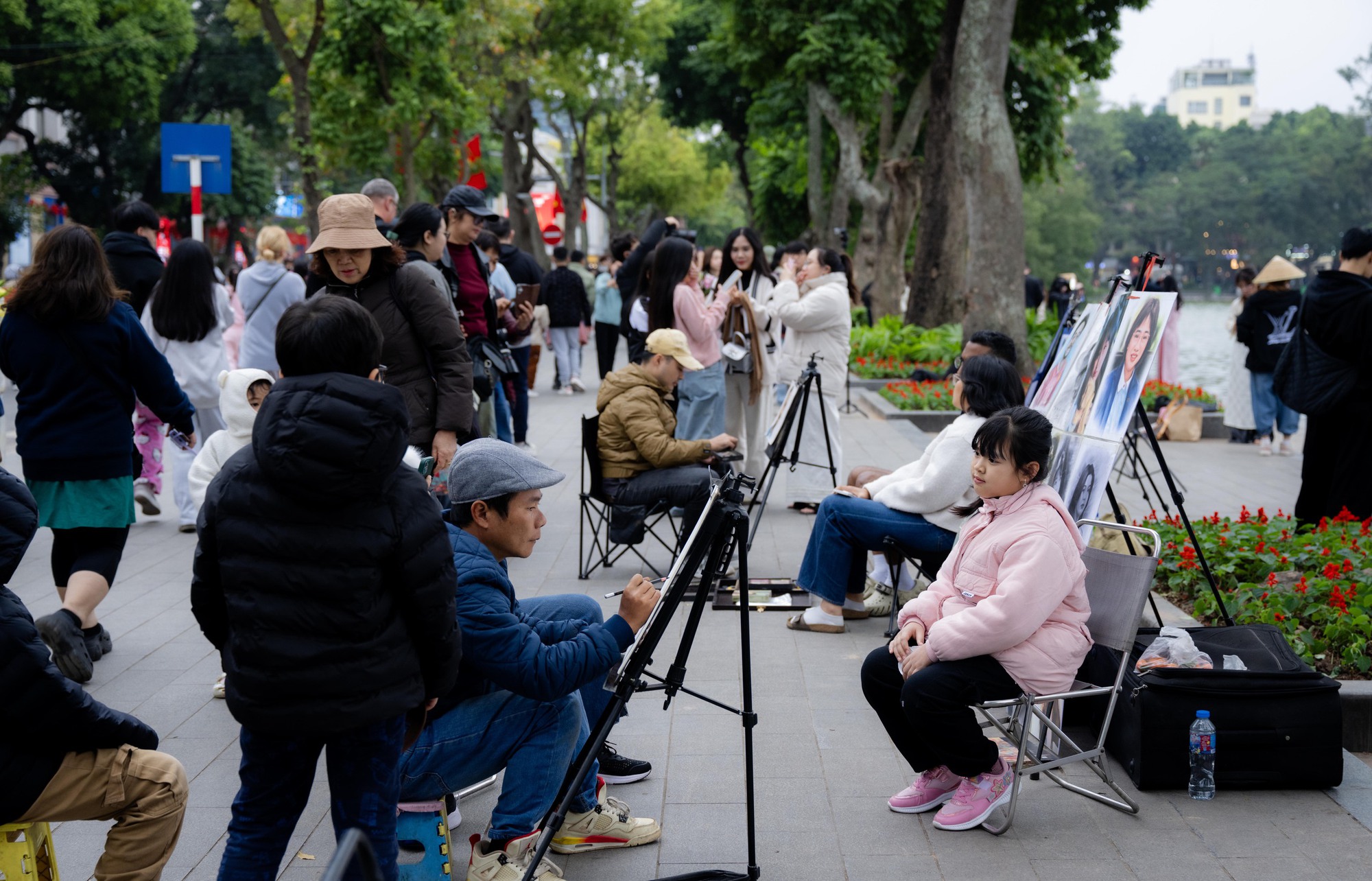 Một dịch vụ ở Hồ Gươm hốt bạc dịp Tết dương lịch, ung dung Một dịch vụ ở Hồ Gươm hốt bạc dịp Tết dương lịch, ung dung