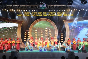 Tưng bừng Tuần lễ Văn hóa chào mừng Lễ hội Ok Om Bok tỉnh Vĩnh Long 2025