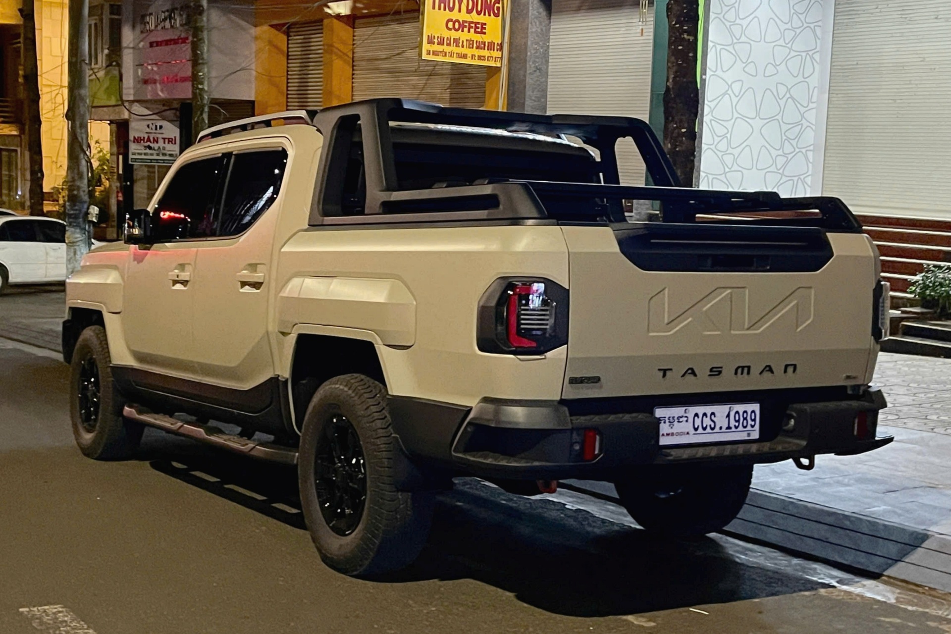 Bán tải đầu tay của Kia về Việt Nam: Diện mạo độc lạ, đối đầu Ford Ranger - 2