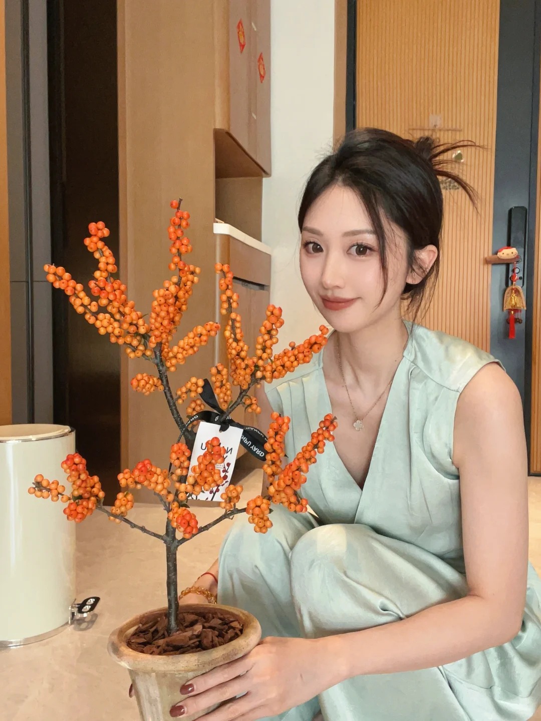 Tết đừng chỉ chơi đào, hãy thử cắm bình đào đông 