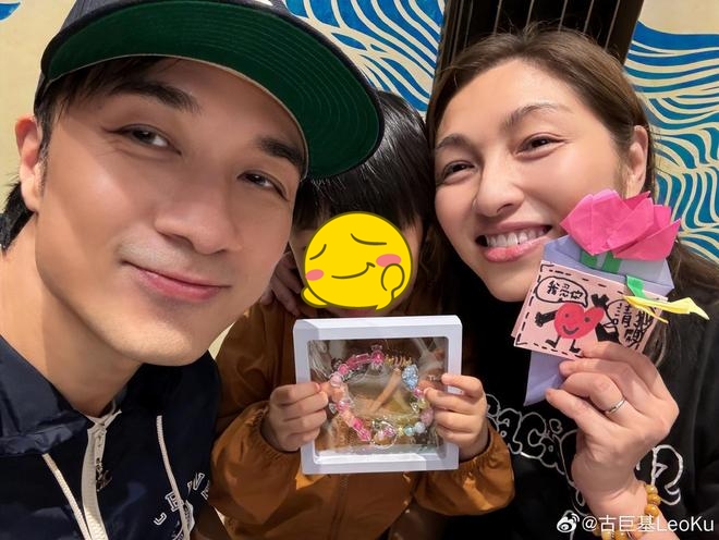 Đầu năm 2026: Vợ sao nam vừa sinh con trai ở tuổi 58, netizen bùng nổ tranh cãi- Ảnh 4. Đầu năm 2026: Vợ sao nam vừa sinh con trai ở tuổi 58, netizen bùng nổ tranh cãi- Ảnh 4.