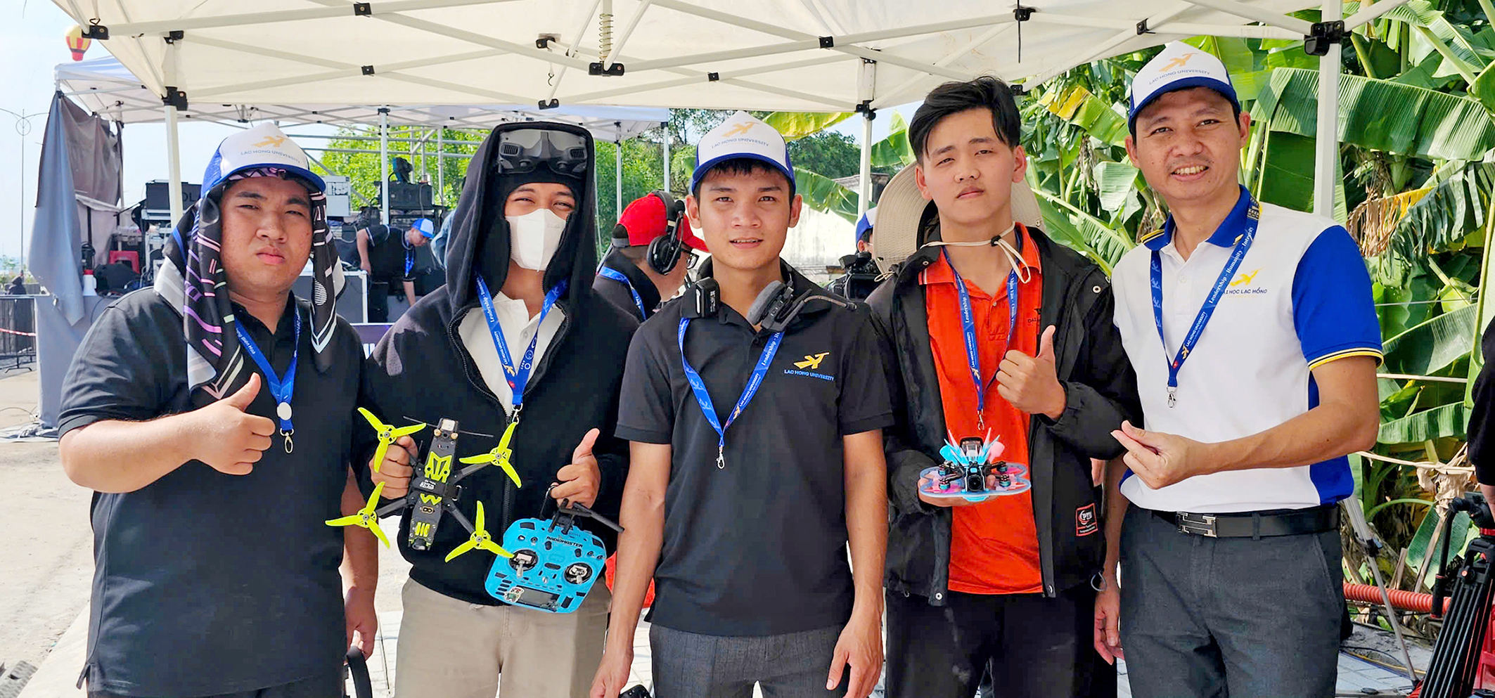 Sinh viên làm rồng phượng bay trong đêm giao thừa ở Đồng Nai 5 sinh viên - Ảnh 5.