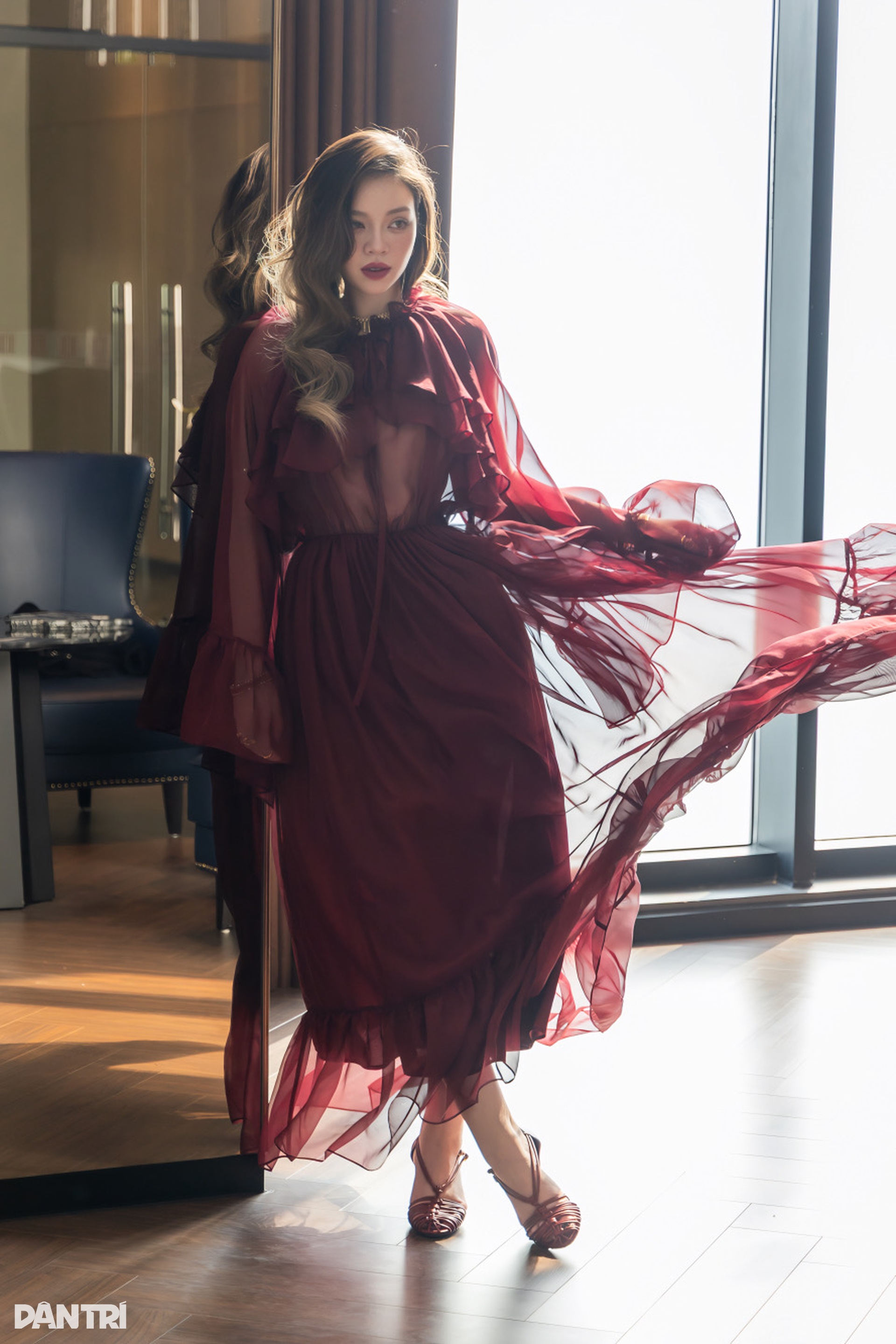 Người mẫu khoe sắc vóc gợi cảm, gợi ý mặc đẹp dự tiệc tối - 4 Người mẫu khoe sắc vóc gợi cảm, gợi ý mặc đẹp dự tiệc tối - 4