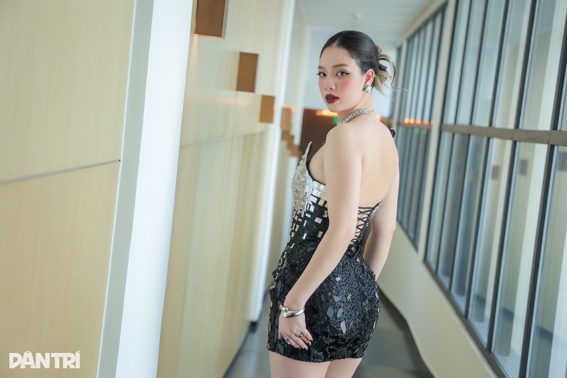 Người mẫu khoe sắc vóc gợi cảm, gợi ý mặc đẹp dự tiệc tối - 10 Người mẫu khoe sắc vóc gợi cảm, gợi ý mặc đẹp dự tiệc tối - 10