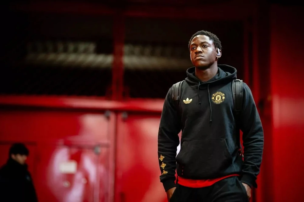 Mainoo chính thức chốt tương lai với MU khi sẵn sàng ở lại Old Trafford. ẢNH: MANCHESTER UNITED mainoo-chinh-thuc-chot-tuong-lai-voi-mu.jpg