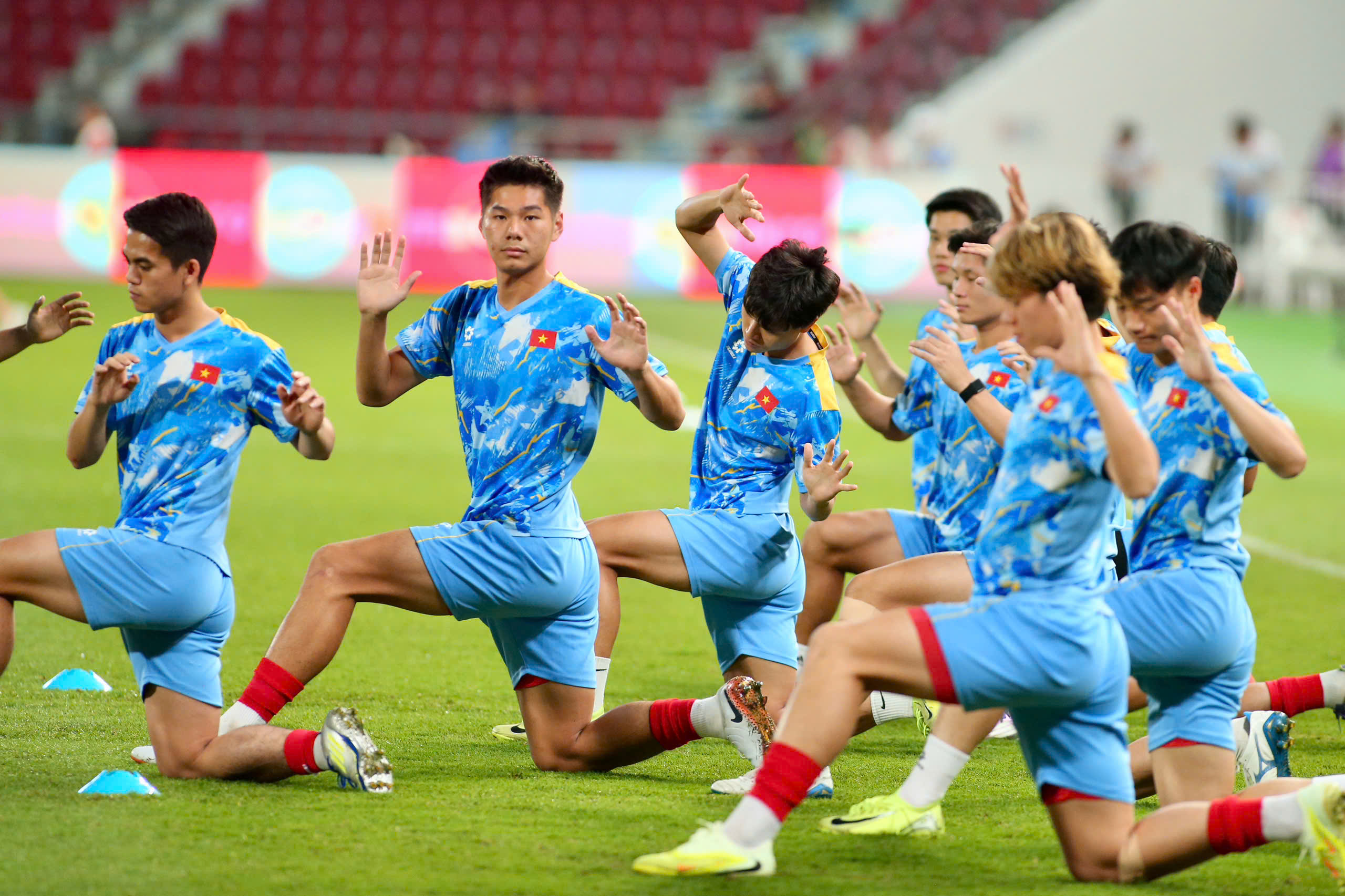 'Hòn đá tảng' Hiểu Minh sẽ kế thừa Đình Trọng làm 'lá chắn thép' trước U.23 Jordan- Ảnh 4. 'Hòn đá tảng' Hiểu Minh sẽ kế thừa Đình Trọng làm 'lá chắn thép' trước U.23 Jordan- Ảnh 4.