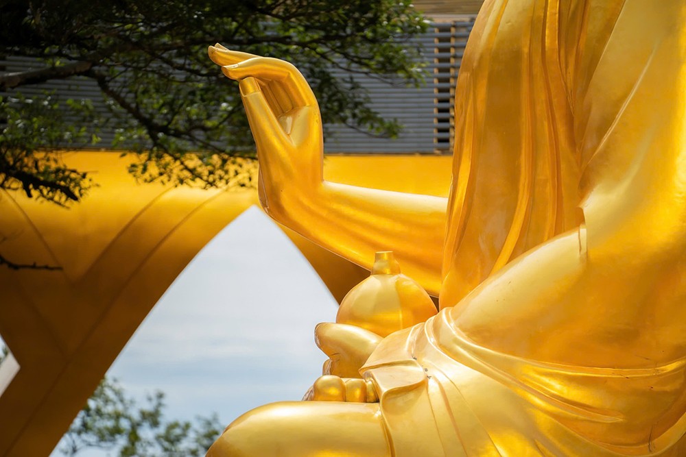 Cận cảnh tôn tượng “Đức Phật đến từ quá khứ” mới an vị tại núi Bà Đen, Tây Ninh 4 Cận cảnh tôn tượng “Đức Phật đến từ quá khứ” mới an vị tại núi Bà Đen, Tây Ninh - 4