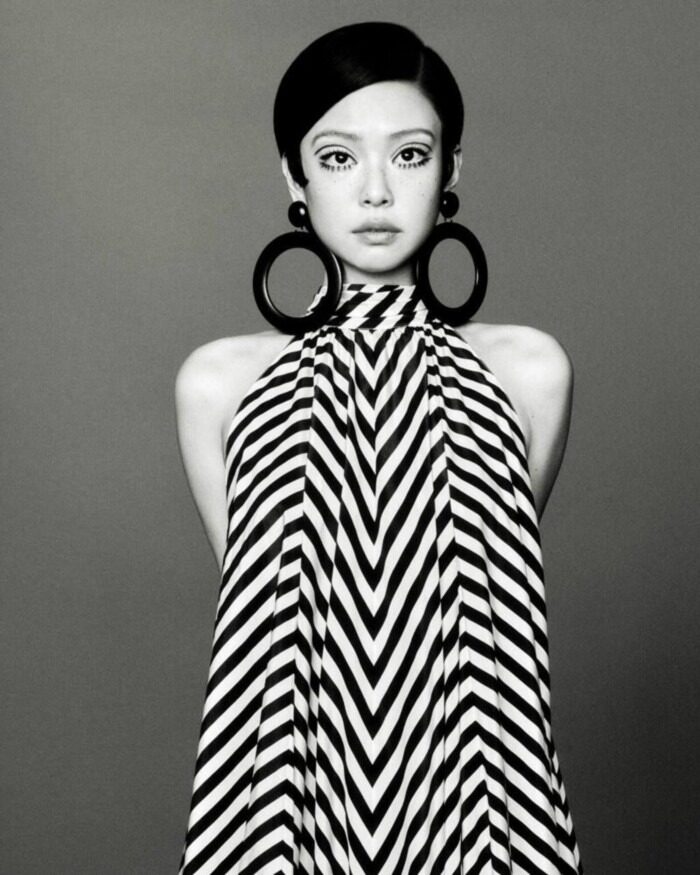 Ai hại Jennie (BLACKPINK) thê thảm thế này?- Ảnh 3. Ai hại Jennie (BLACKPINK) thê thảm thế này?- Ảnh 3.