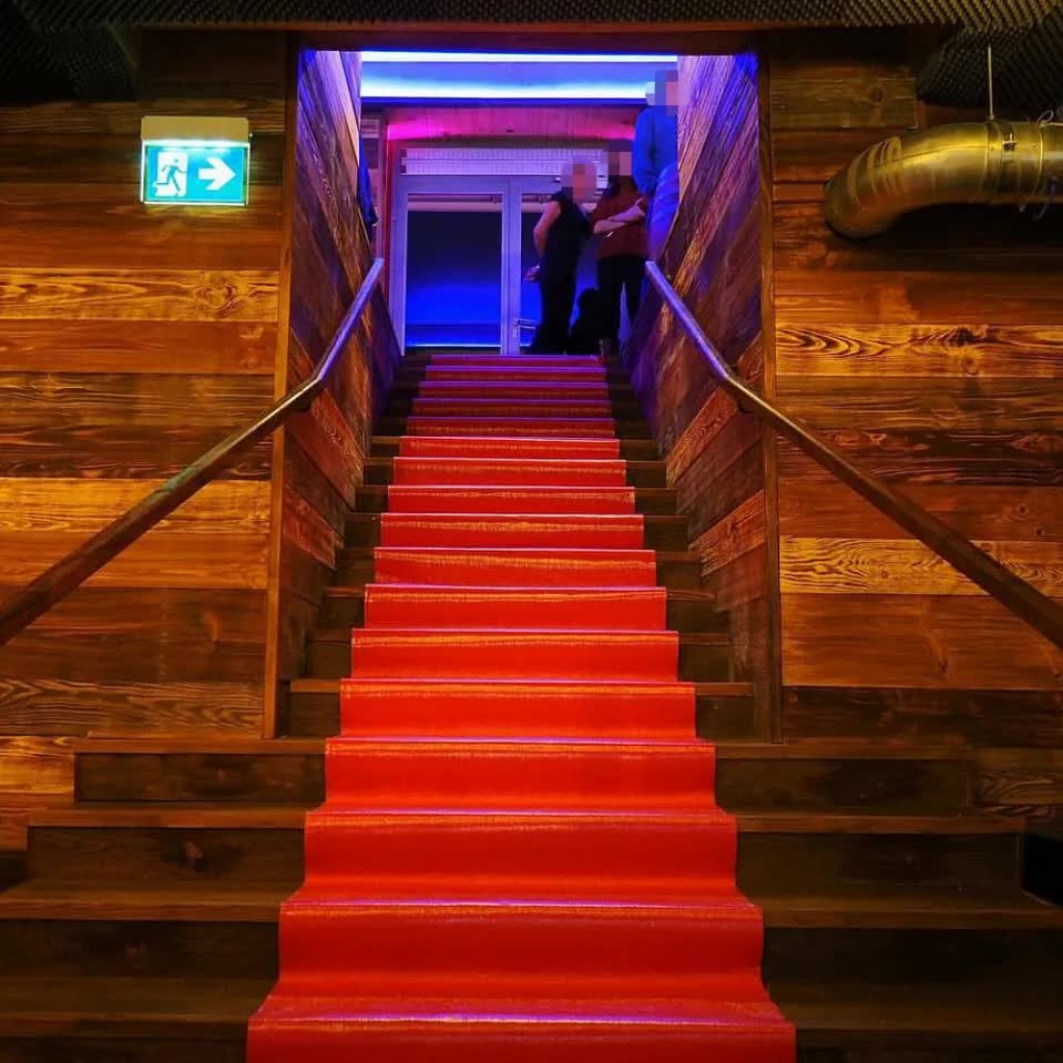 Nhân chứng kể lại khoảnh khắc kinh hoàng trong vụ cháy quán bar Thụy Sĩ 4 1767424654 156 Nhan chung ke lai khoanh khac kinh hoang trong vu