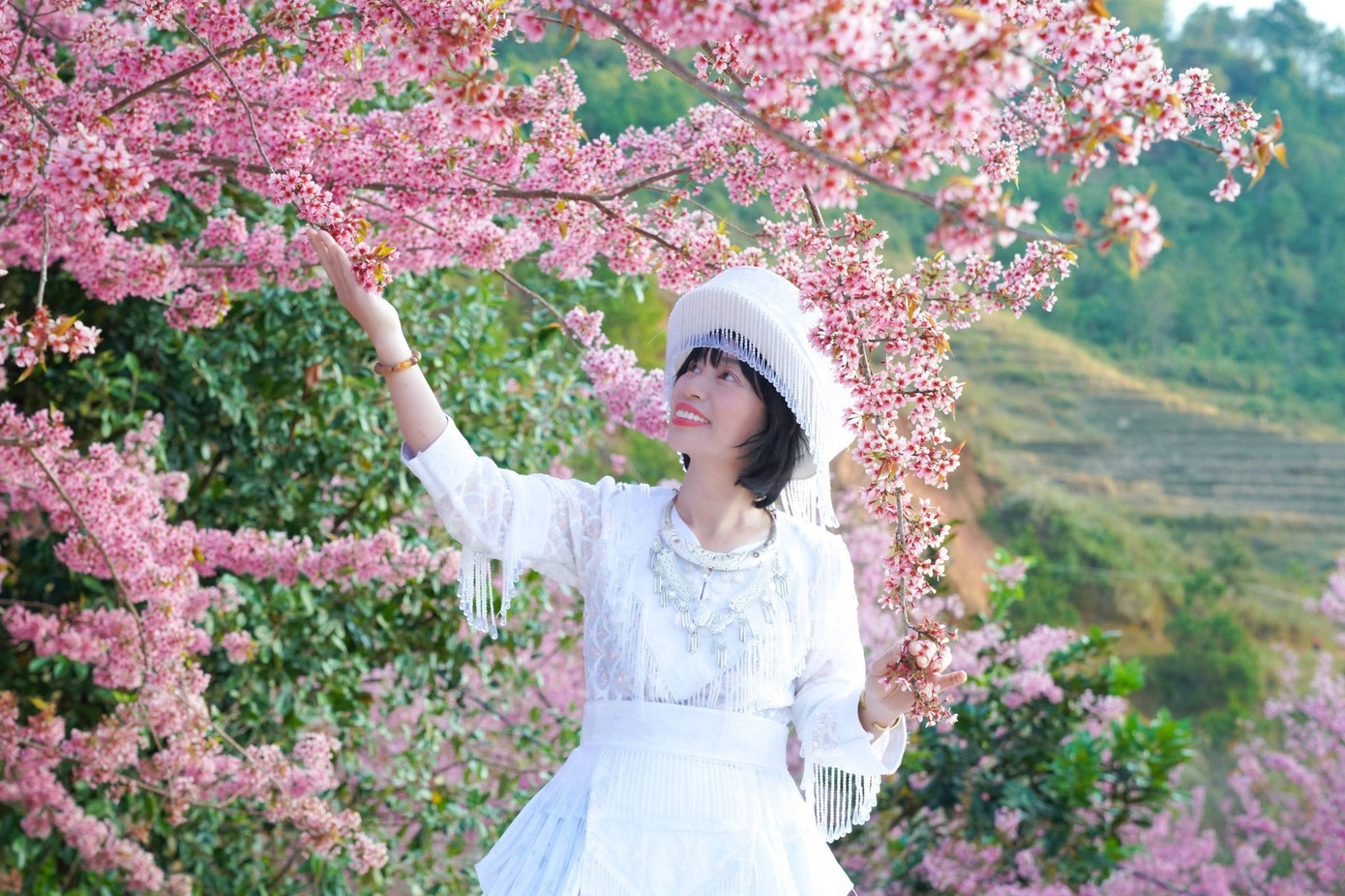 Đổ xô du lịch Sa Pa, Mù Cang Chải- Ảnh 2.