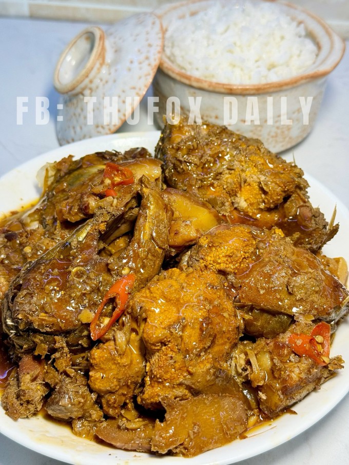 Mẹ ba con tiết lộ bí quyết kho cá chép bất bại 5 Món cá chép kho riềng. Ảnh: Thu Fox Daily