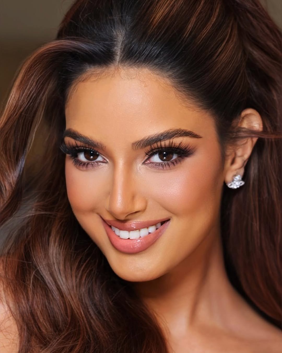 Hai hoa hậu vào top 100 gương mặt đẹp nhất thế giới 3 Hai hoa hậu vào top 100 gương mặt đẹp nhất thế giới - 3