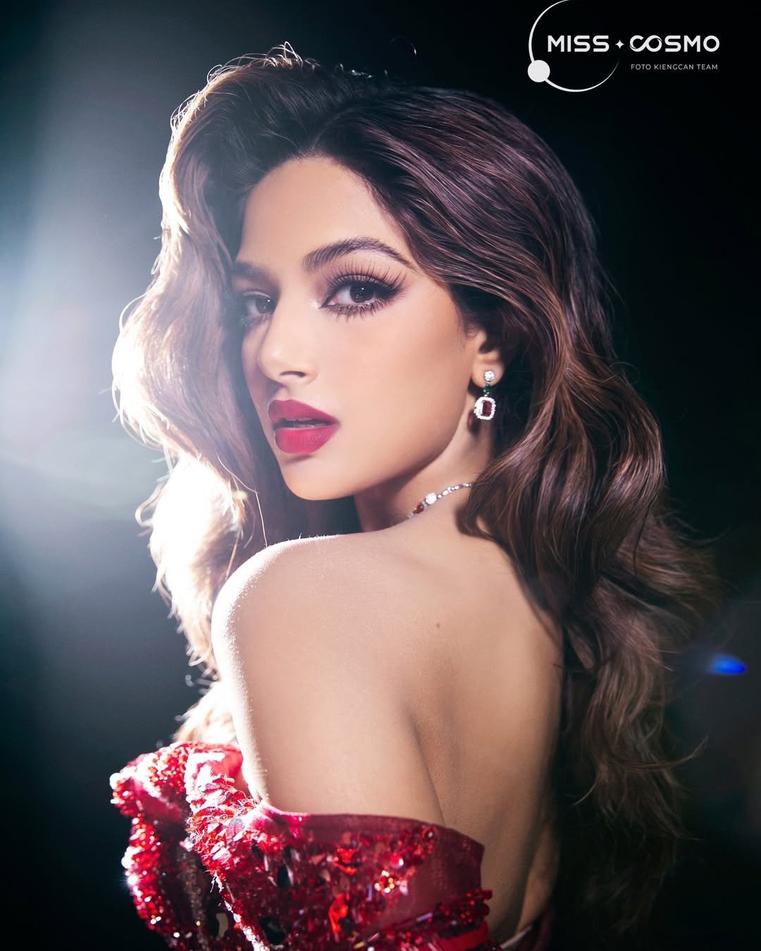 Hai hoa hậu vào top 100 gương mặt đẹp nhất thế giới 5 Hai hoa hậu vào top 100 gương mặt đẹp nhất thế giới - 5