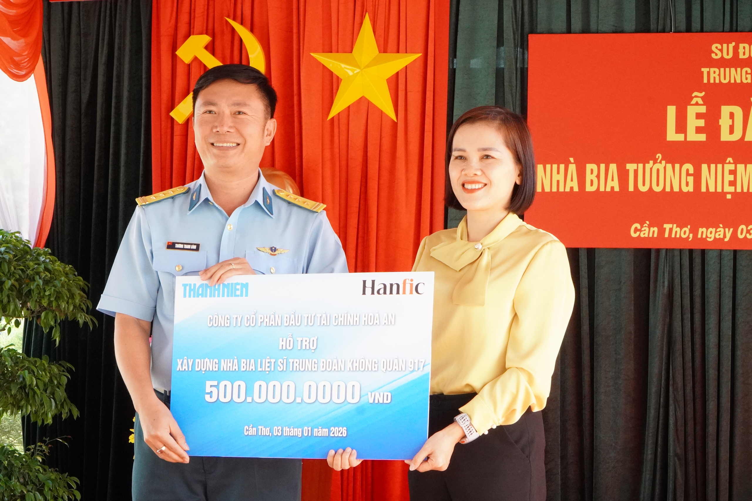 Báo Thanh Niên dựng bia tưởng niệm 18 liệt sĩ Trung đoàn Không quân 917 - Ảnh 8.