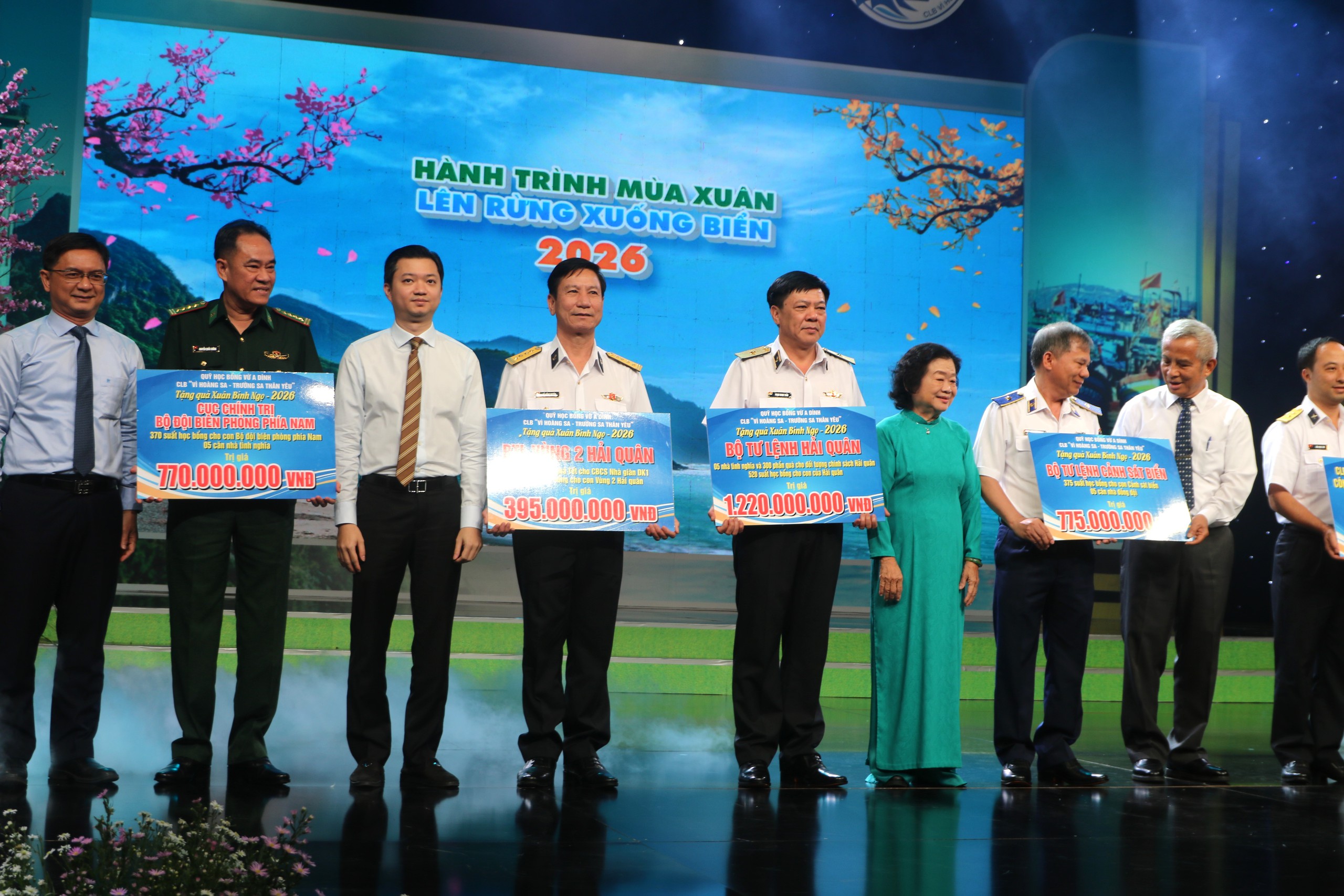 Hành trình sẻ chia trách nhiệm với cộng đồng và người dân vùng biển đảo- Ảnh 5.