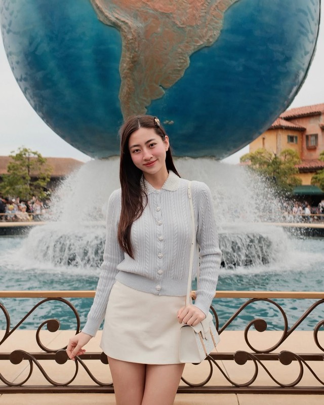 Sức hút từ chiếc túi đeo vai nắp gập không bao giờ lỗi mốt- Ảnh 3.