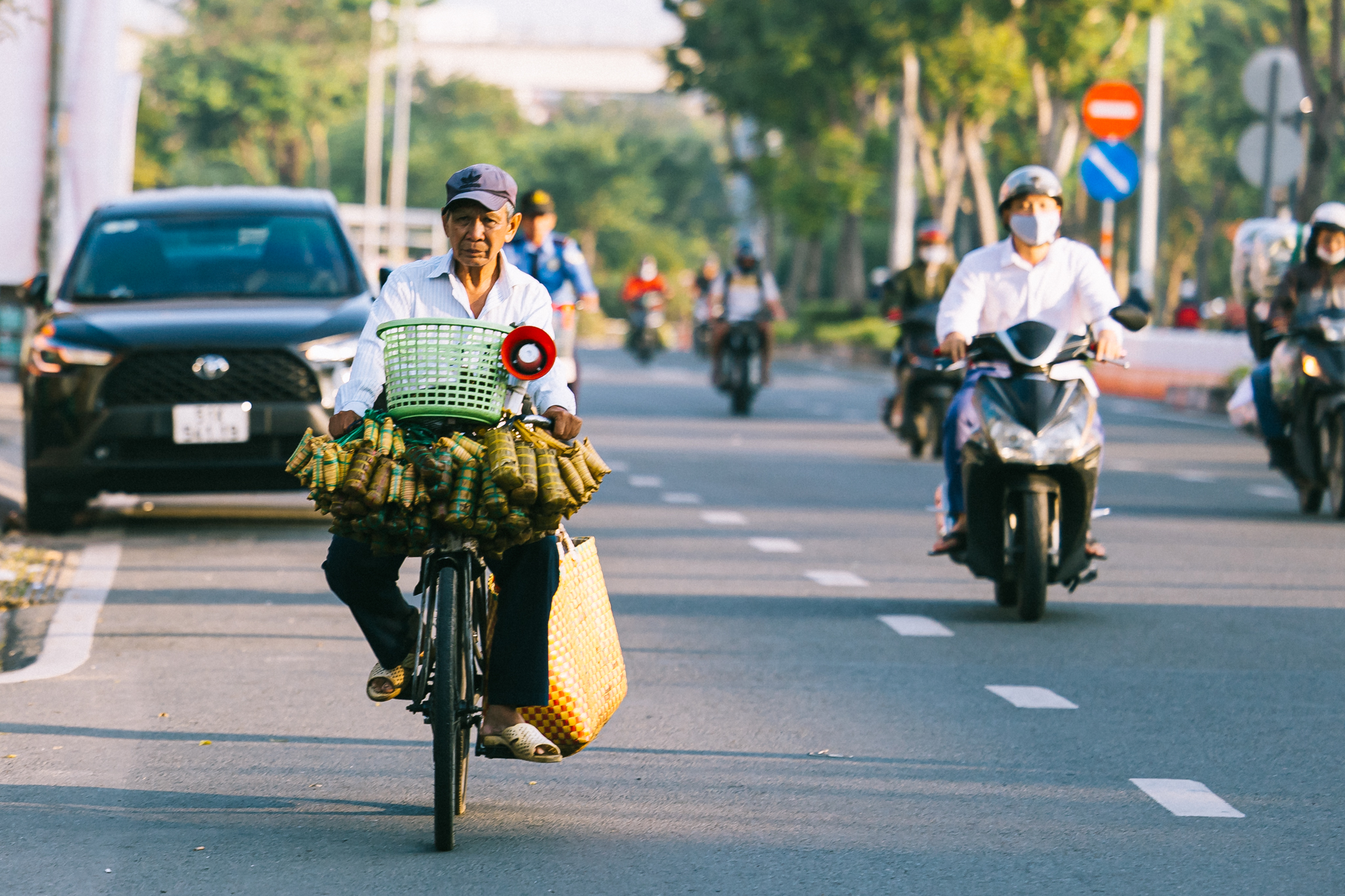 Ảnh, clip: Hà Nội và TP.HCM thật lạ trong sáng đầu năm 2026- Ảnh 28.