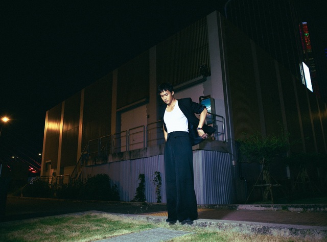 Diễn viên 'Mưa đỏ' hóa hoàng tử trong các thiết kế menswear mê hoặc- Ảnh 2. Diễn viên 'Mưa đỏ' hóa hoàng tử trong các thiết kế menswear mê hoặc- Ảnh 2.