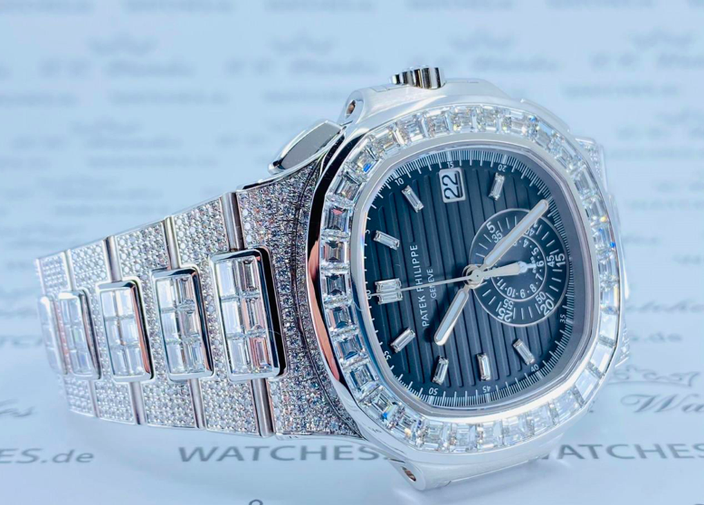 Ronaldo đeo đồng hồ kim cương giá hơn 19,5 tỷ đồng, giới mộ điệu trầm trồ - 3