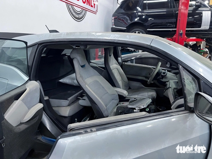 Chơi xe điện, xe PHEV đời đầu: BMW i3 nằm 1 năm, BMW i8mới tinh vì... hay hỏng, tiền sửa cả tỉ đồng 2 BMW i3 - Ảnh 2.