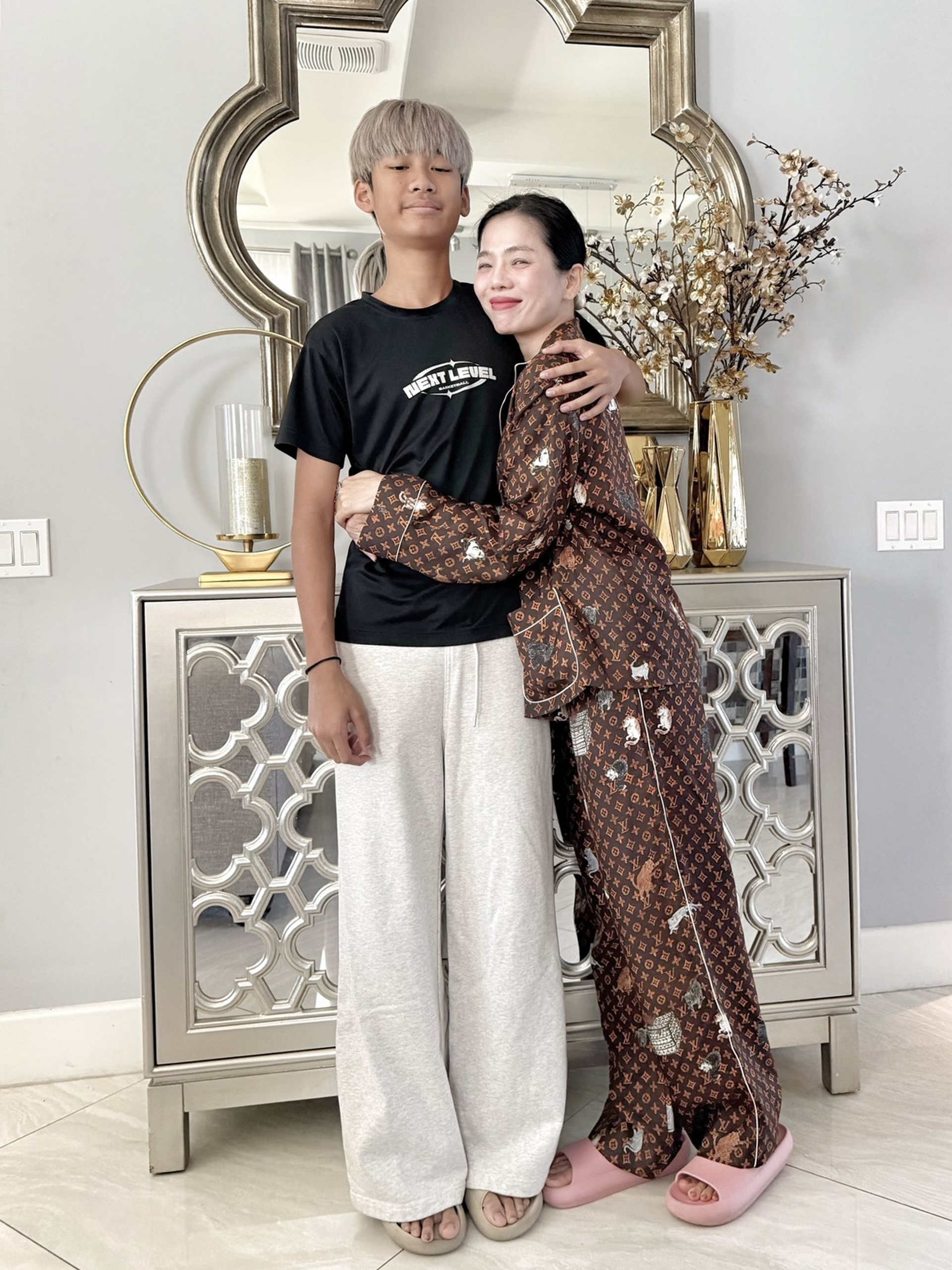 Con trai 14 tuổi của Lệ Quyên: Cao 1,8m nổi bật, được mẹ mua nhà 400m2 - 8