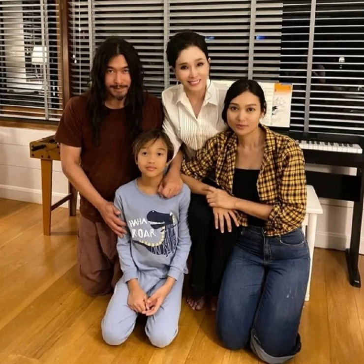 Dù hôn nhân không hạnh phúc nhưng cựu Hoa hậu Hoàn vũ luôn tự hào về tổ ấm của 2 con trai.