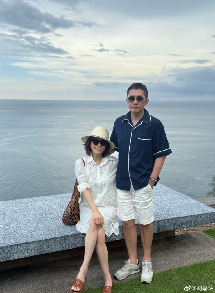 Váy áo giúp Lưu Gia Linh ăn gian tuổi 15 Váy áo giúp Lưu Gia Linh 'ăn gian' tuổi - 14