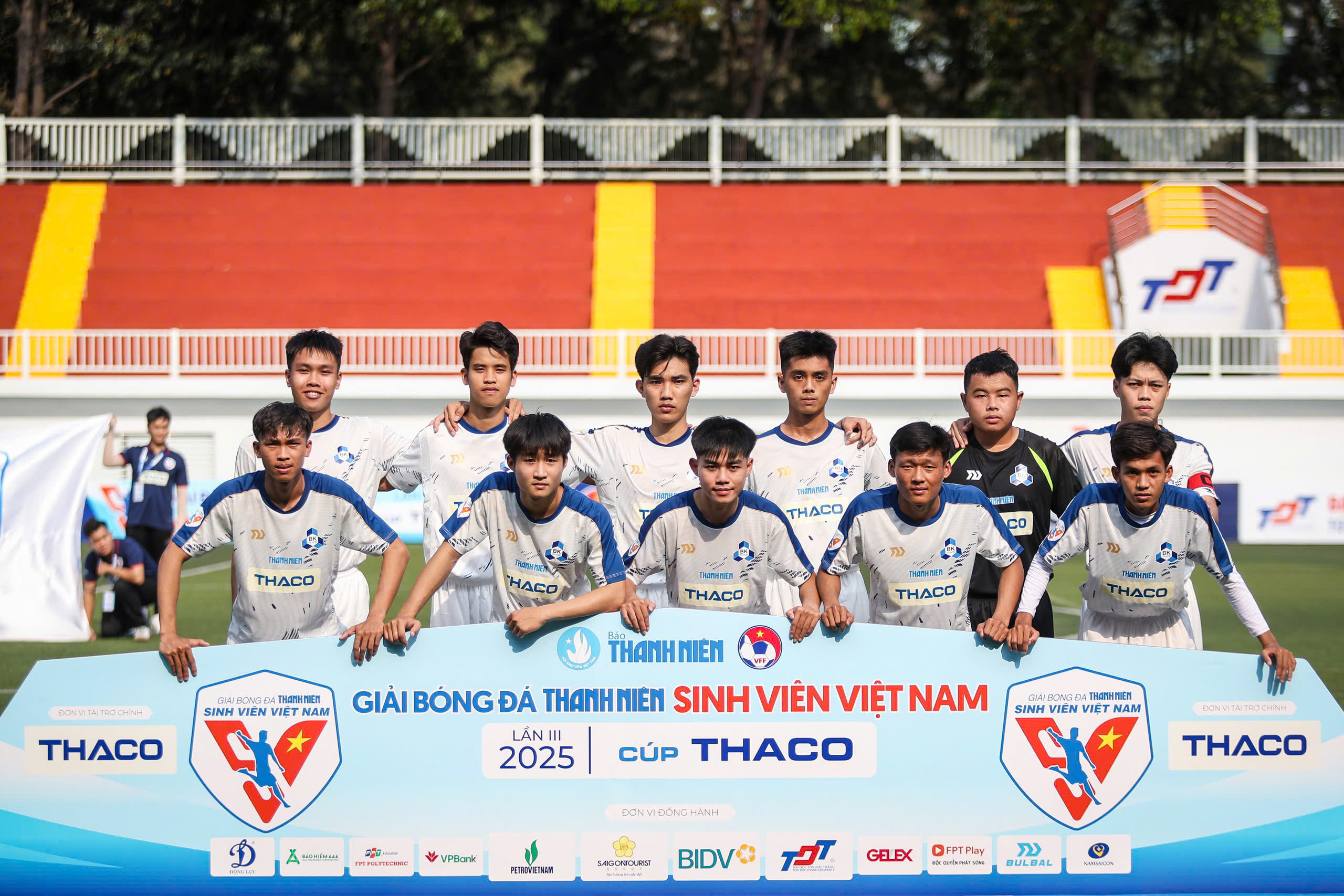 Độc lạ tuyển thủ từng dự vòng loại World Cup trở thành HLV giải sinh viên- Ảnh 6.