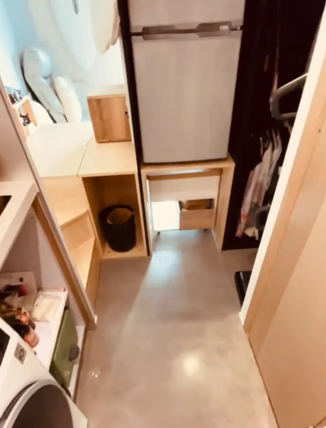 Độc lạ nhà ở Hong Kong: Vỏn vẹn 5m2, phòng ngủ nằm gọn trong tủ quần áo- Ảnh 3.