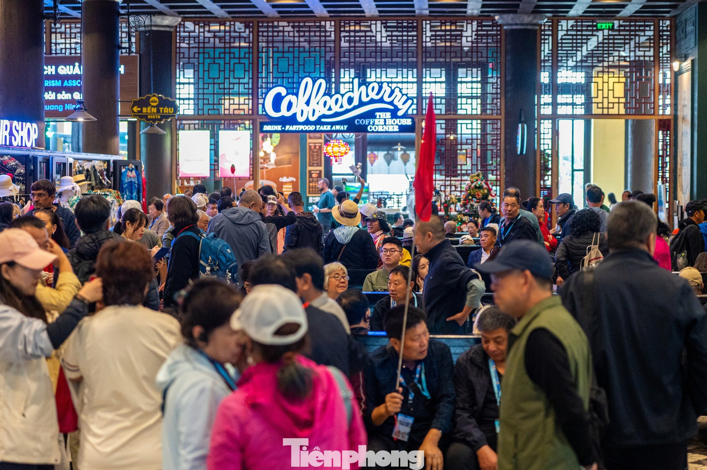 Tết Dương lịch: Đà Nẵng thu hơn 2.400 tỷ, Quảng Ninh đón 'siêu du thuyền'- Ảnh 2.