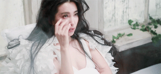 Cô gái có gia tài 3.700 tỷ khiến Phạm Băng Băng thua cuộc bỏ chạy giờ ra sao?- Ảnh 6. Cô gái có gia tài 3.700 tỷ khiến Phạm Băng Băng thua cuộc bỏ chạy giờ ra sao?- Ảnh 6.