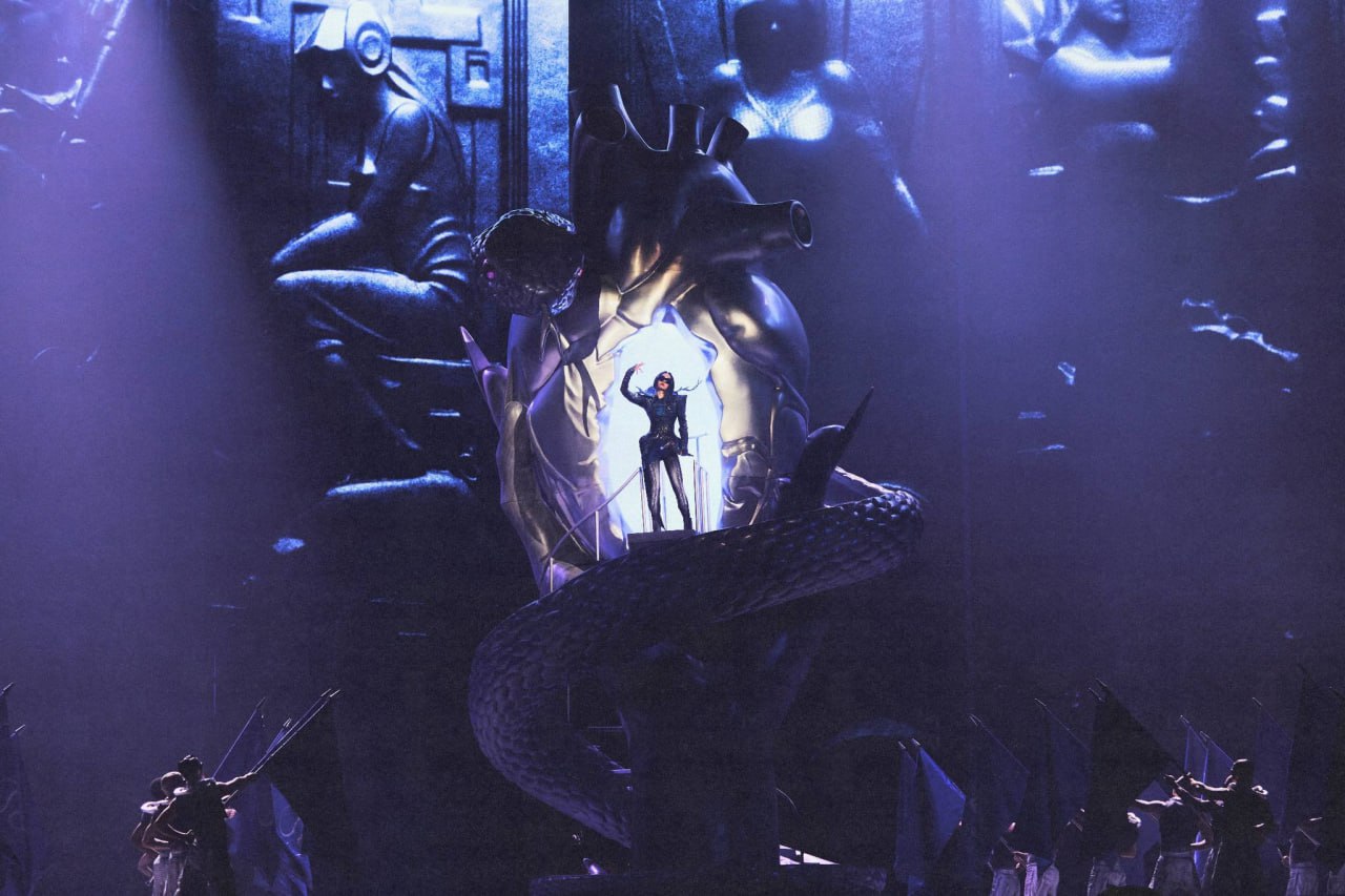 Mỹ nhân không tuổi chi 760 tỷ đồng làm concert: Mang cả 