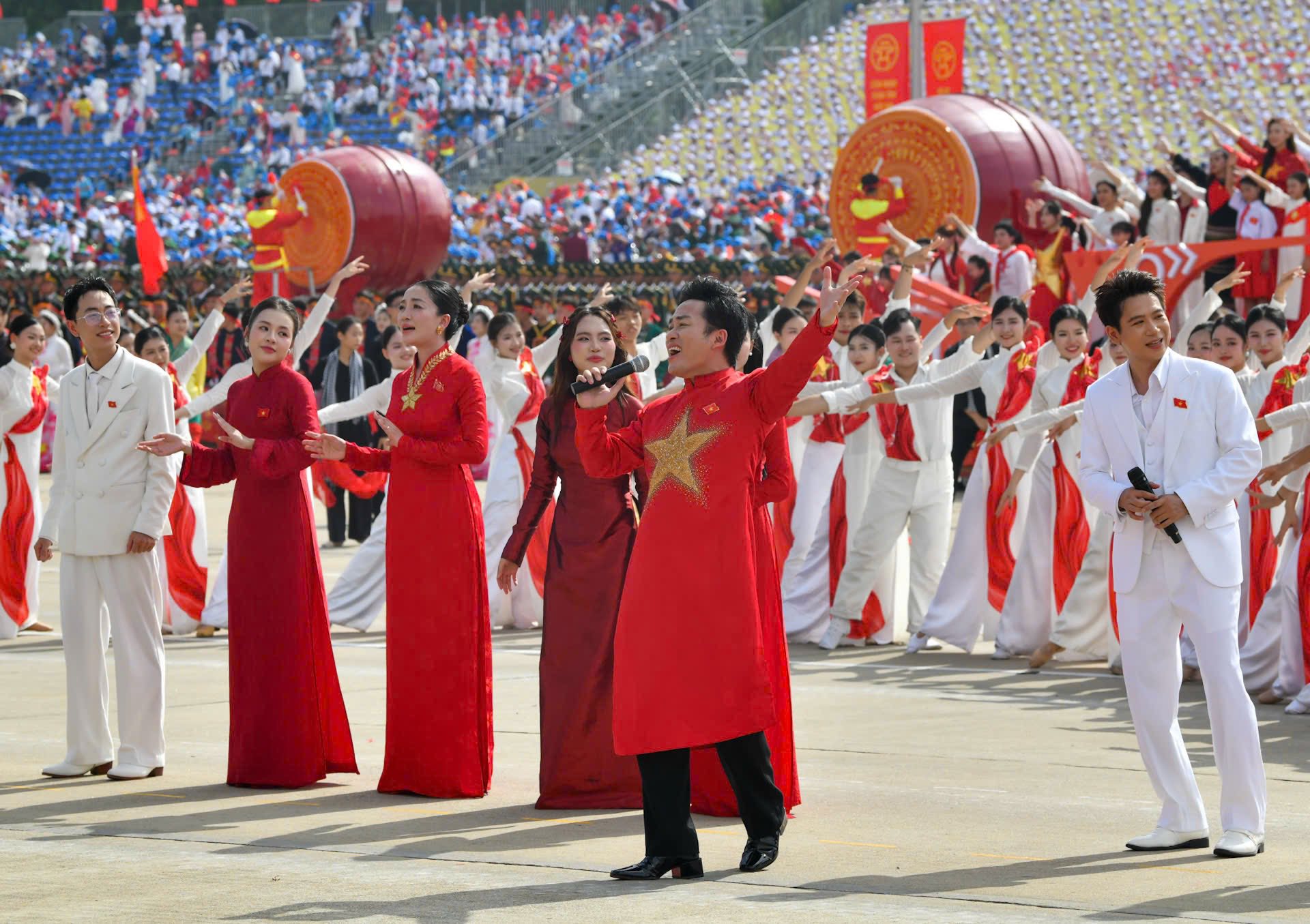 Điểm danh những ca sĩ đắt show của Vpop năm 2025- Ảnh 6.