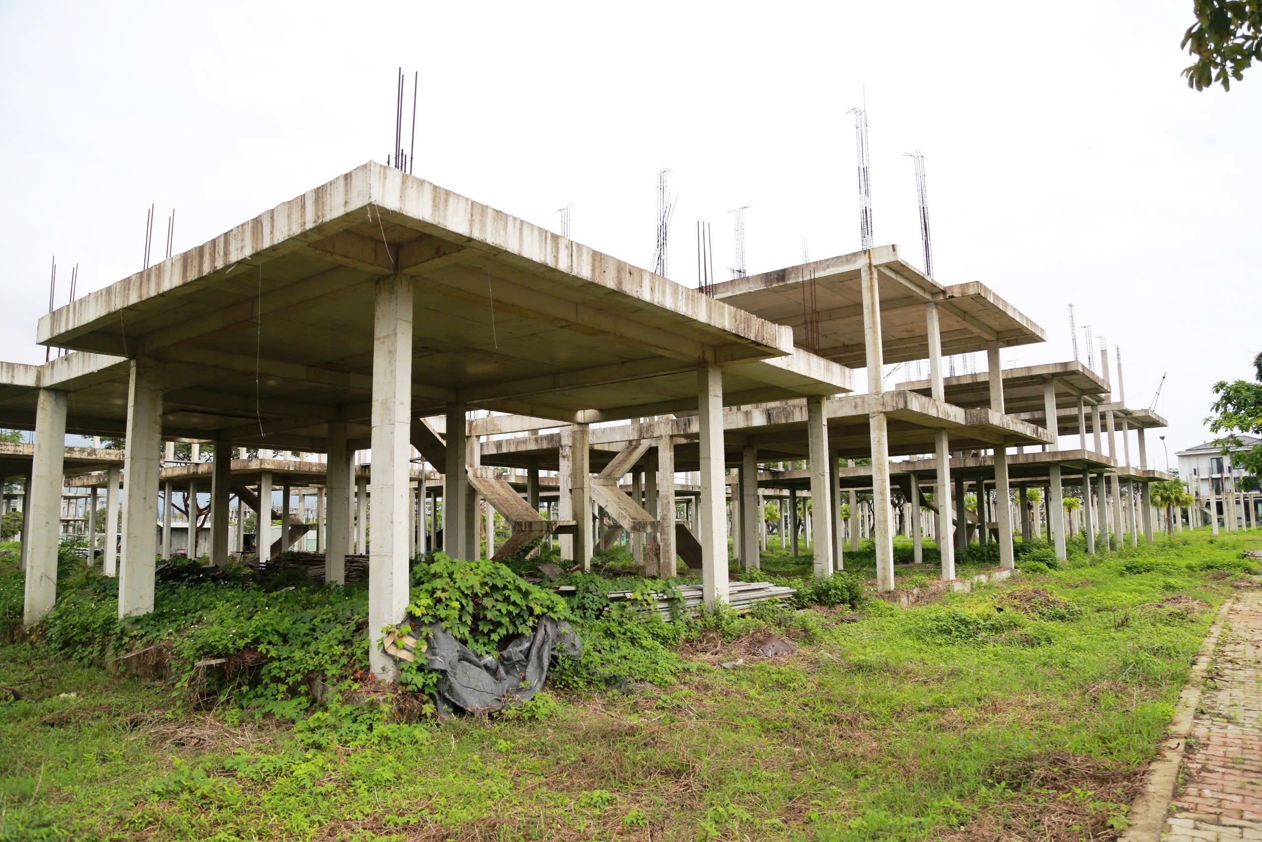 Cận cảnh khu đô thị gần 4.500 tỉ đồng ở Đà Nẵng dính hàng loạt vi phạm- Ảnh 10. Cận cảnh khu đô thị gần 4.500 tỉ đồng ở Đà Nẵng dính hàng loạt vi phạm- Ảnh 10.