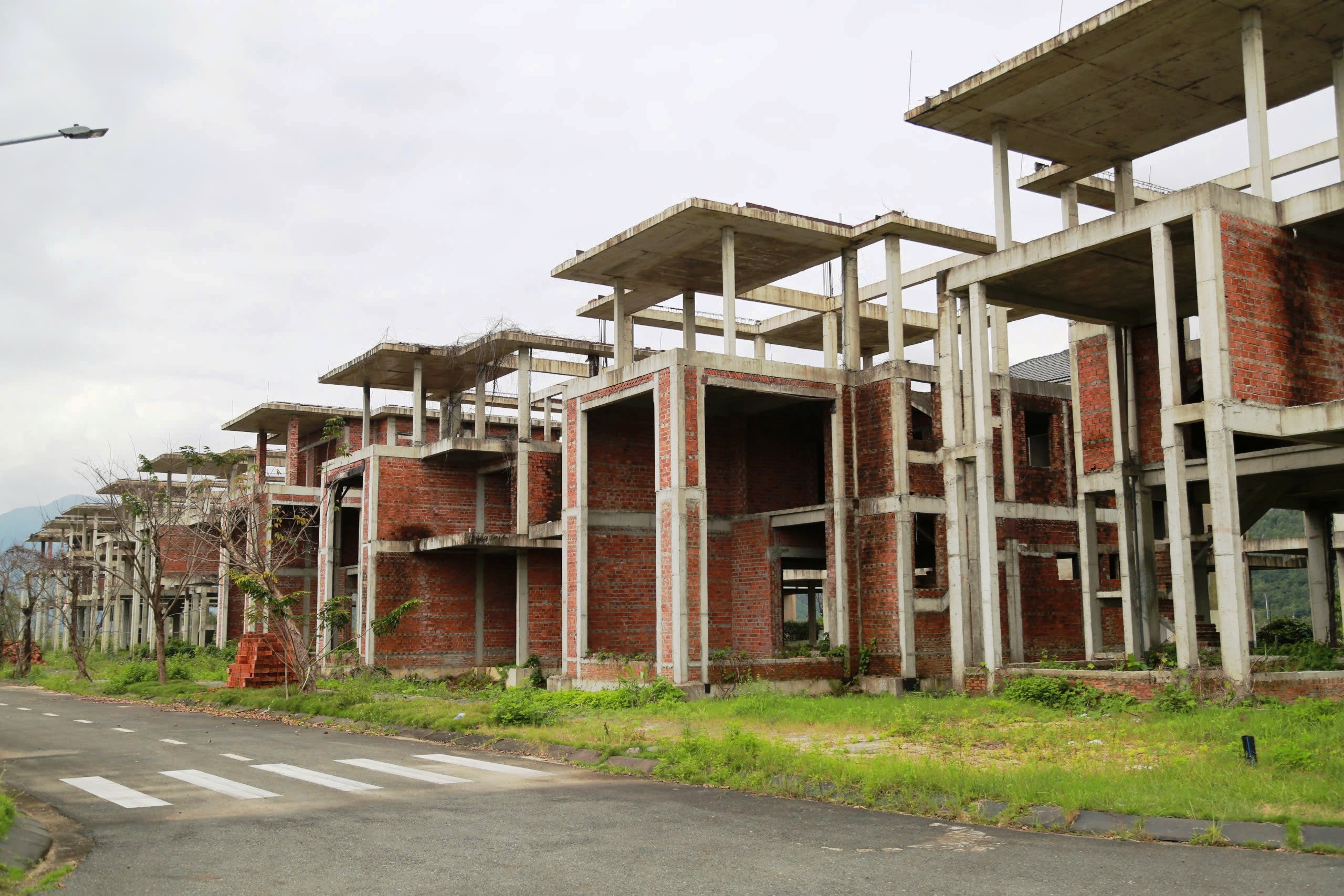 Cận cảnh khu đô thị gần 4.500 tỉ đồng ở Đà Nẵng dính hàng loạt vi phạm- Ảnh 16. Cận cảnh khu đô thị gần 4.500 tỉ đồng ở Đà Nẵng dính hàng loạt vi phạm- Ảnh 16.