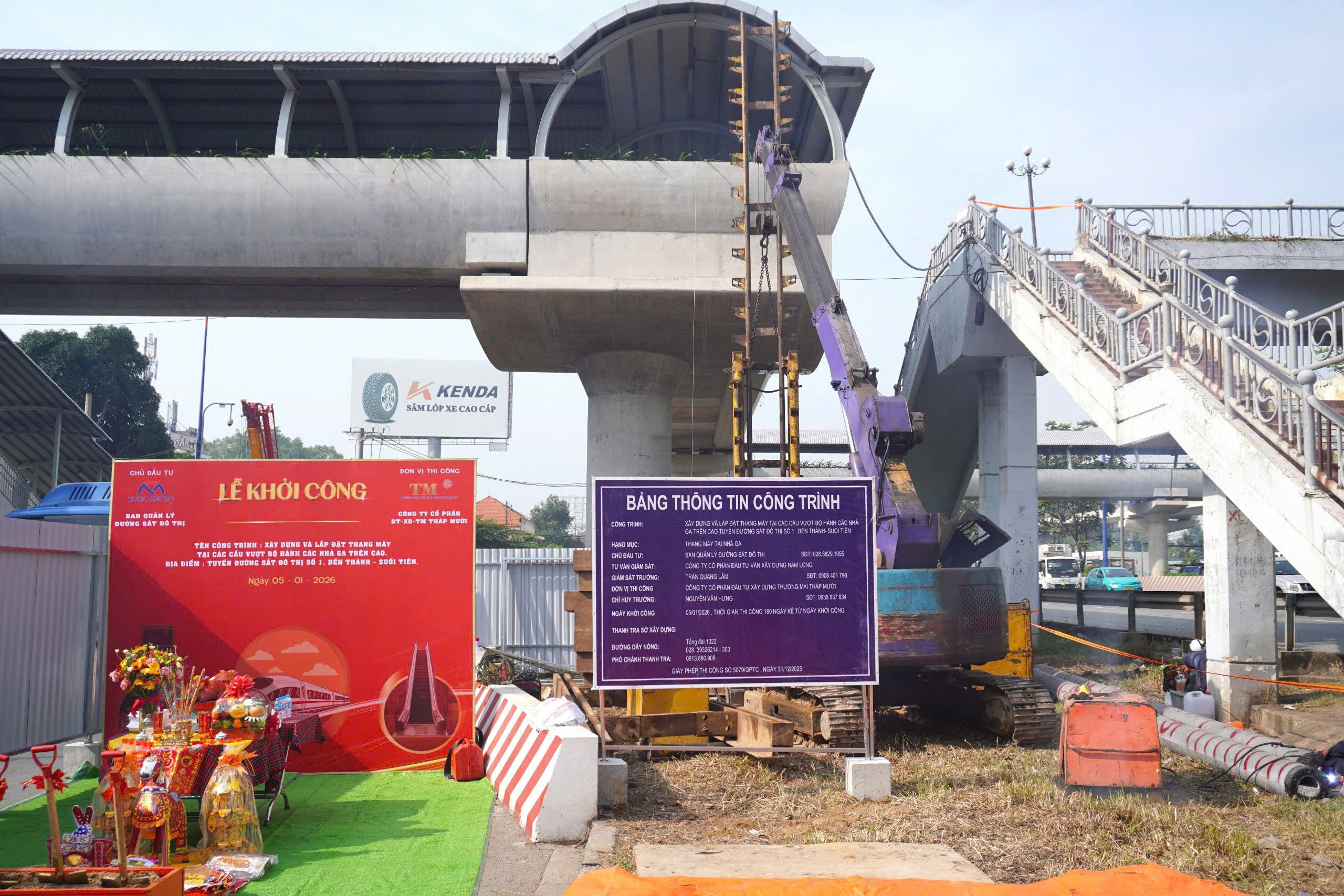 Khởi công lắp đặt thang máy tại các cầu vượt Metro số 1 - Ảnh 3.