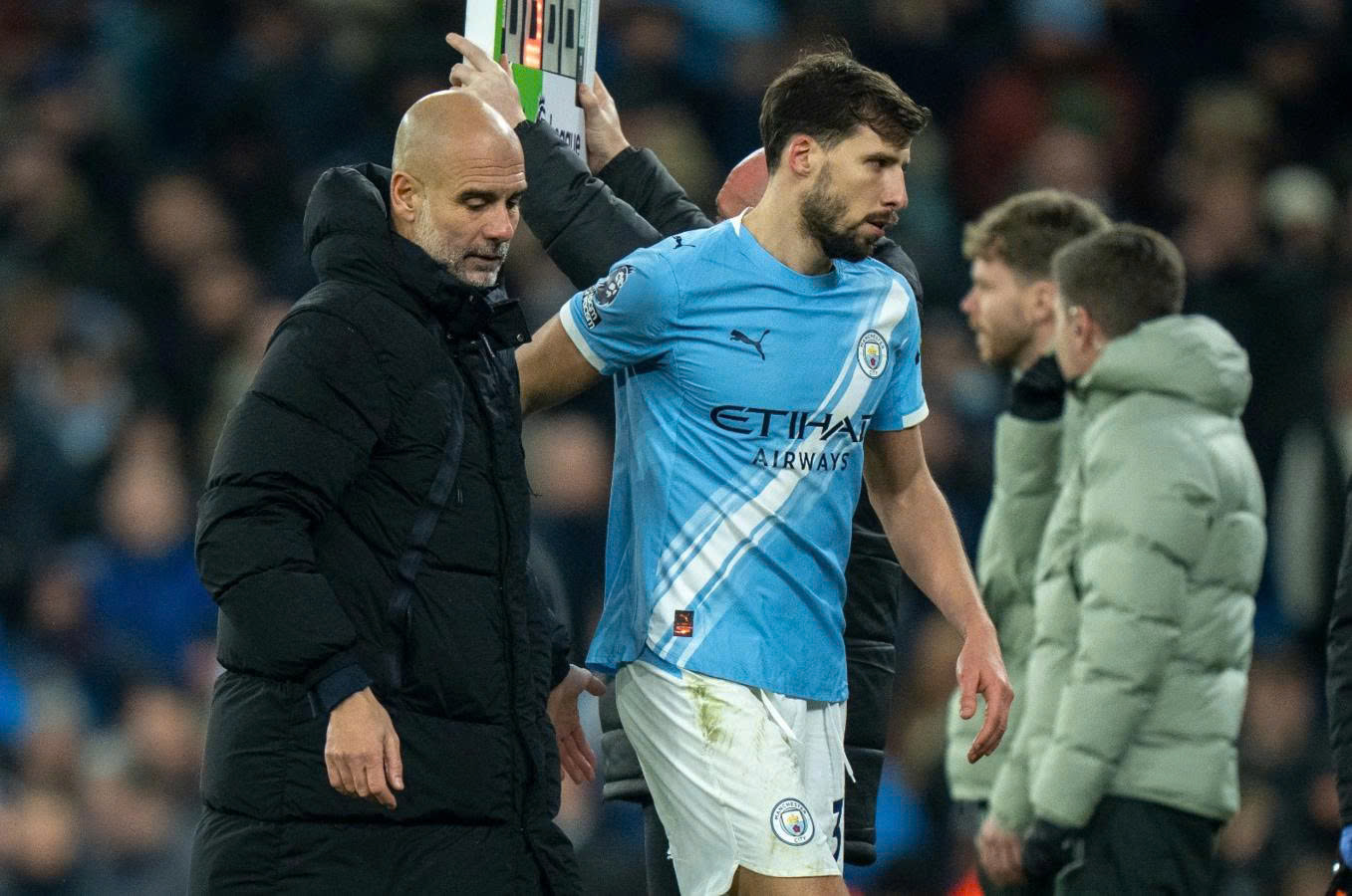 “Cơn bão” chấn thương tại Etihad - Ảnh 2.