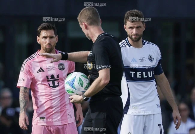 Messi đang khoác áo cho CLB Inter Miami ở Mỹ. Ảnh: EPA. argentina-gay-rung-dong-voi-lenh-cam-messi (1).jpg