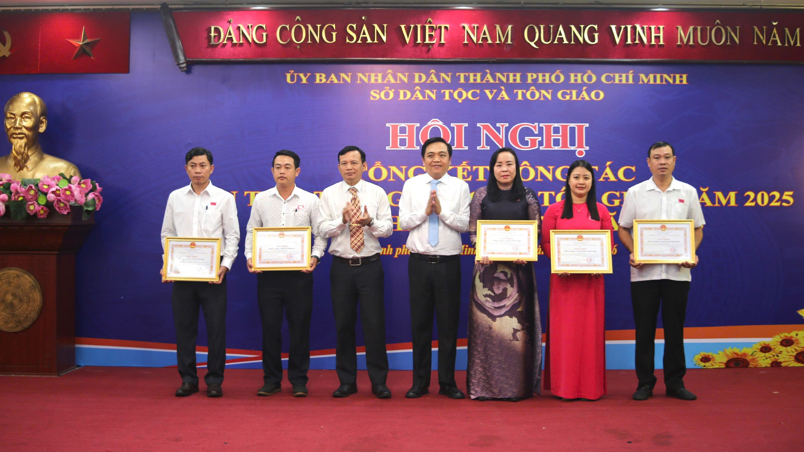 TPHCM: Tổng kết công tác dân tộc, tín ngưỡng, tôn giáo năm 2025 - Ảnh 5.